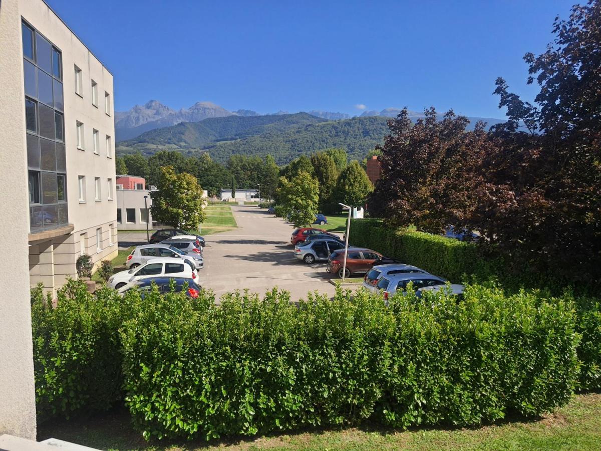 Studio Dans Residence Pour Location Courte Duree Et Etudiants Parking Gratuit Gières Exterior foto